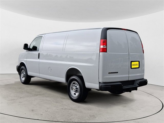 2025 Chevrolet Express Cargo 2500 photo 2