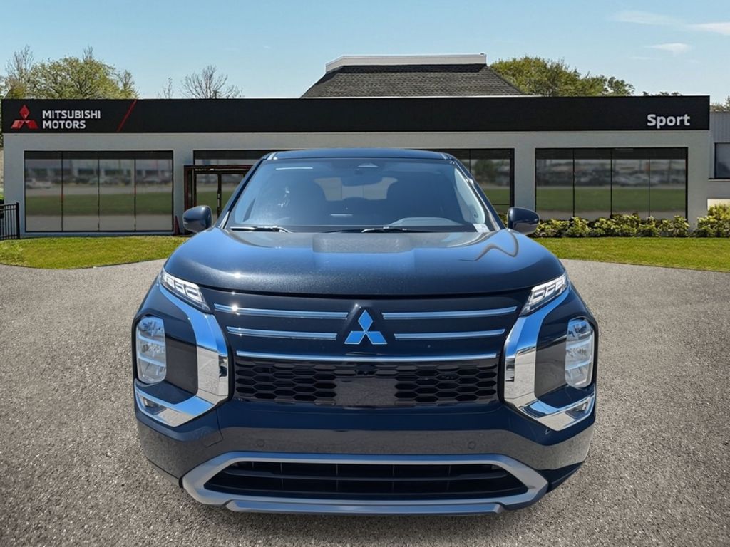 2025 Mitsubishi Outlander SE photo 8
