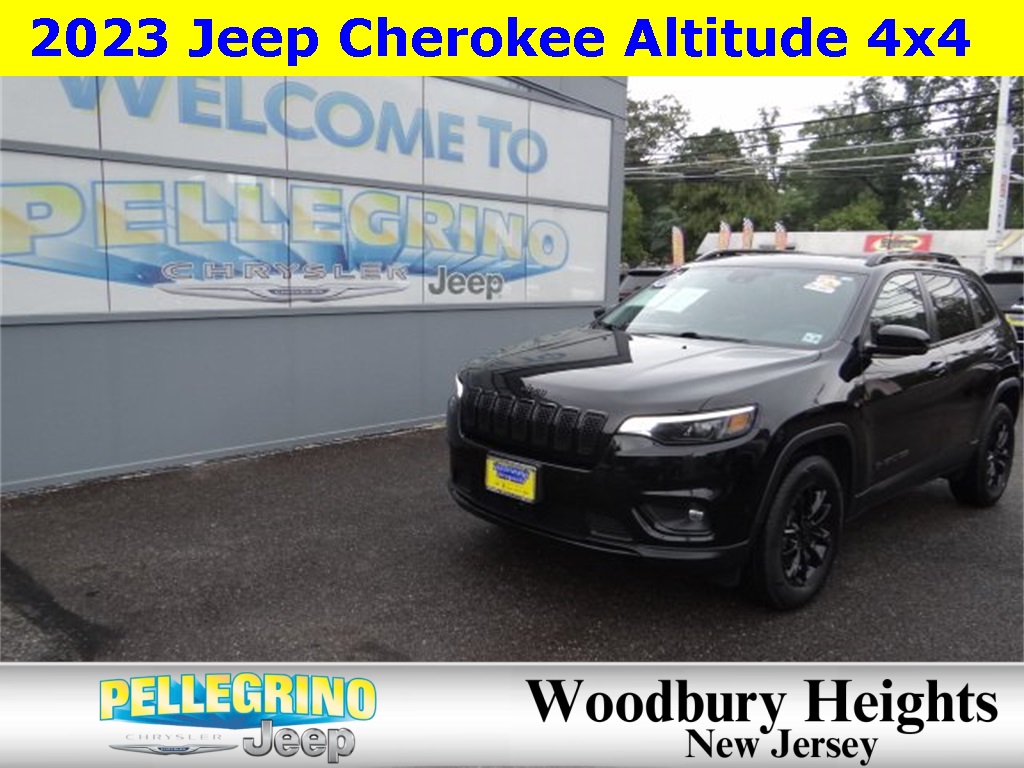 2023 Jeep Cherokee Altitude Lux's photo