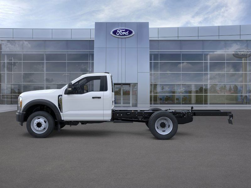 2026 Ford F-550 photo 3