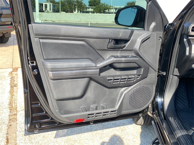 2025 Toyota Tacoma SR5 4x4 Double Cab photo 15