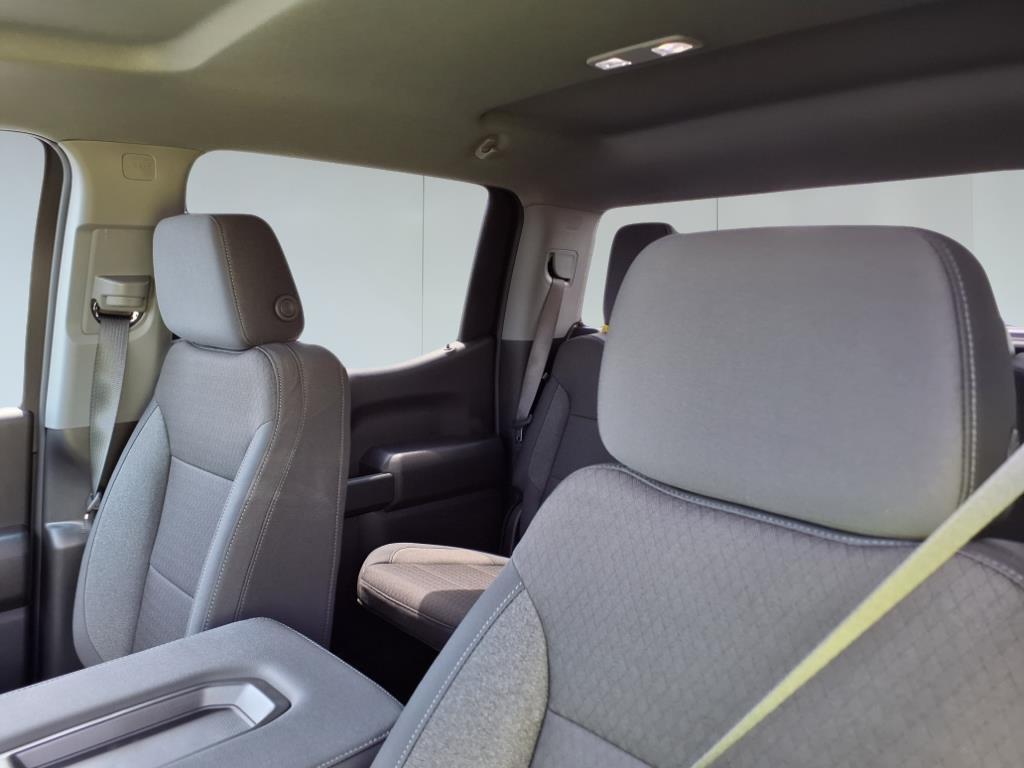 2025 Chevrolet Silverado 1500 Custom photo 16