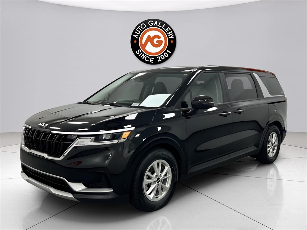 2024 Kia Carnival LX photo 3