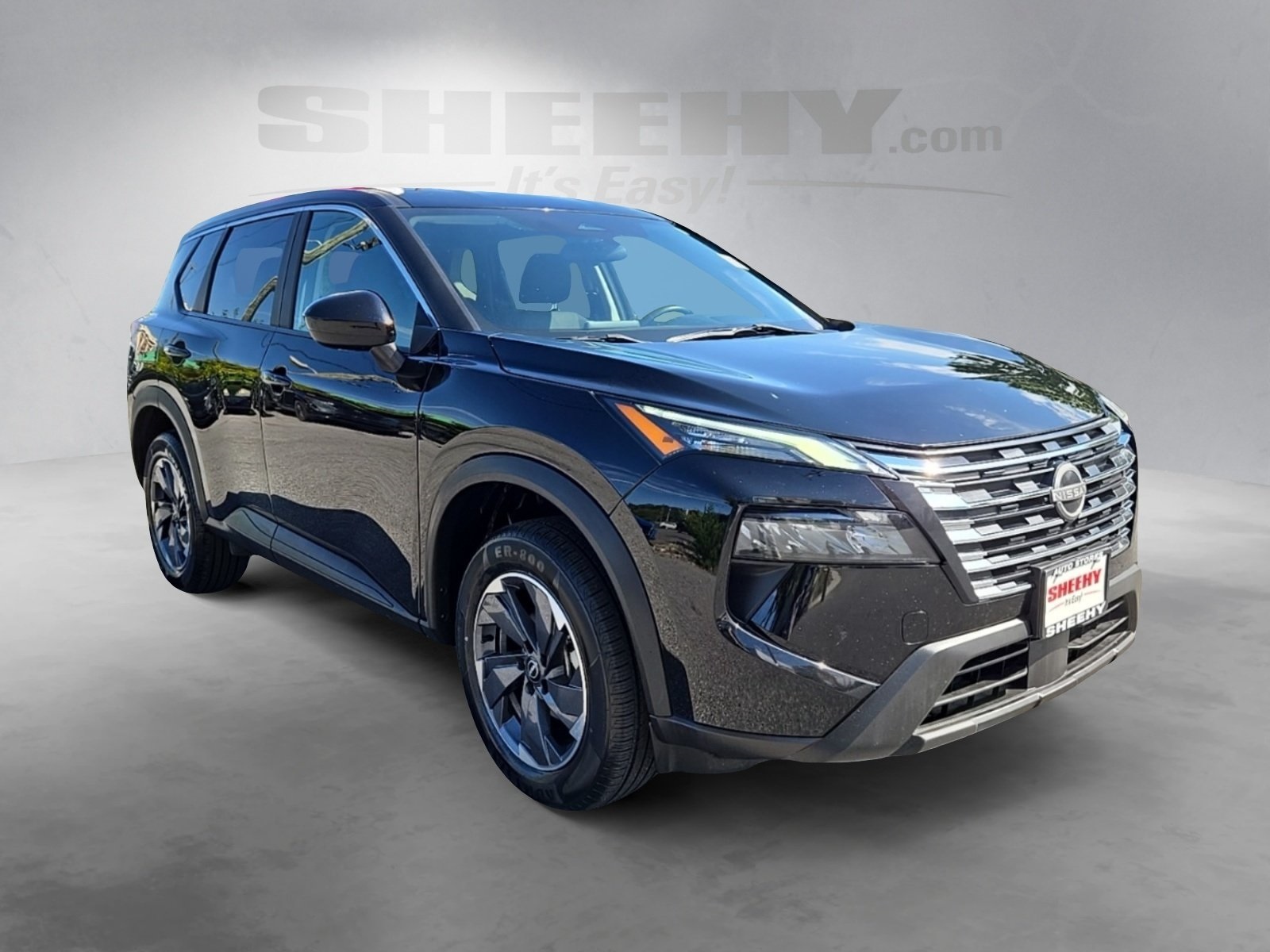 2024 Nissan Rogue SV photo 2