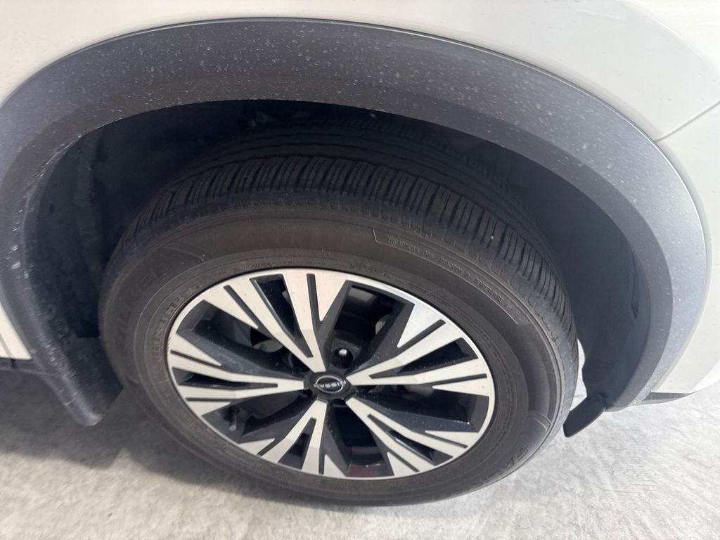 2022 Nissan Rogue SV photo 21
