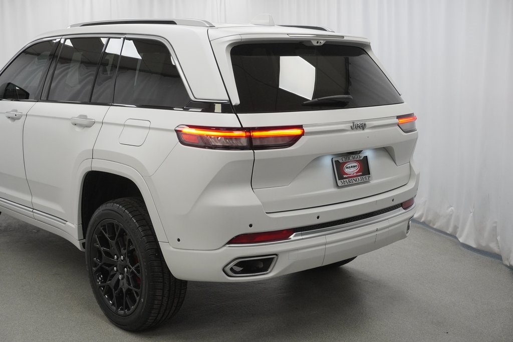 2022 Jeep Grand Cherokee Summit Reserve photo 11