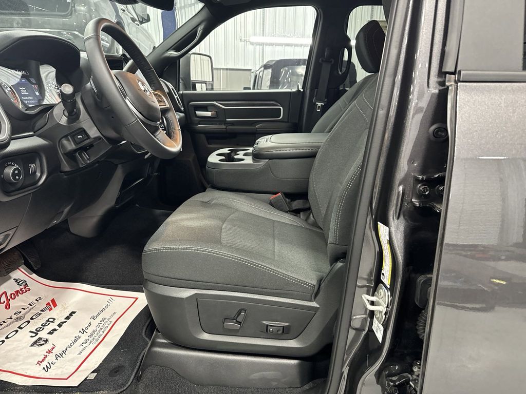 2024 Ram 2500 Big Horn photo 2