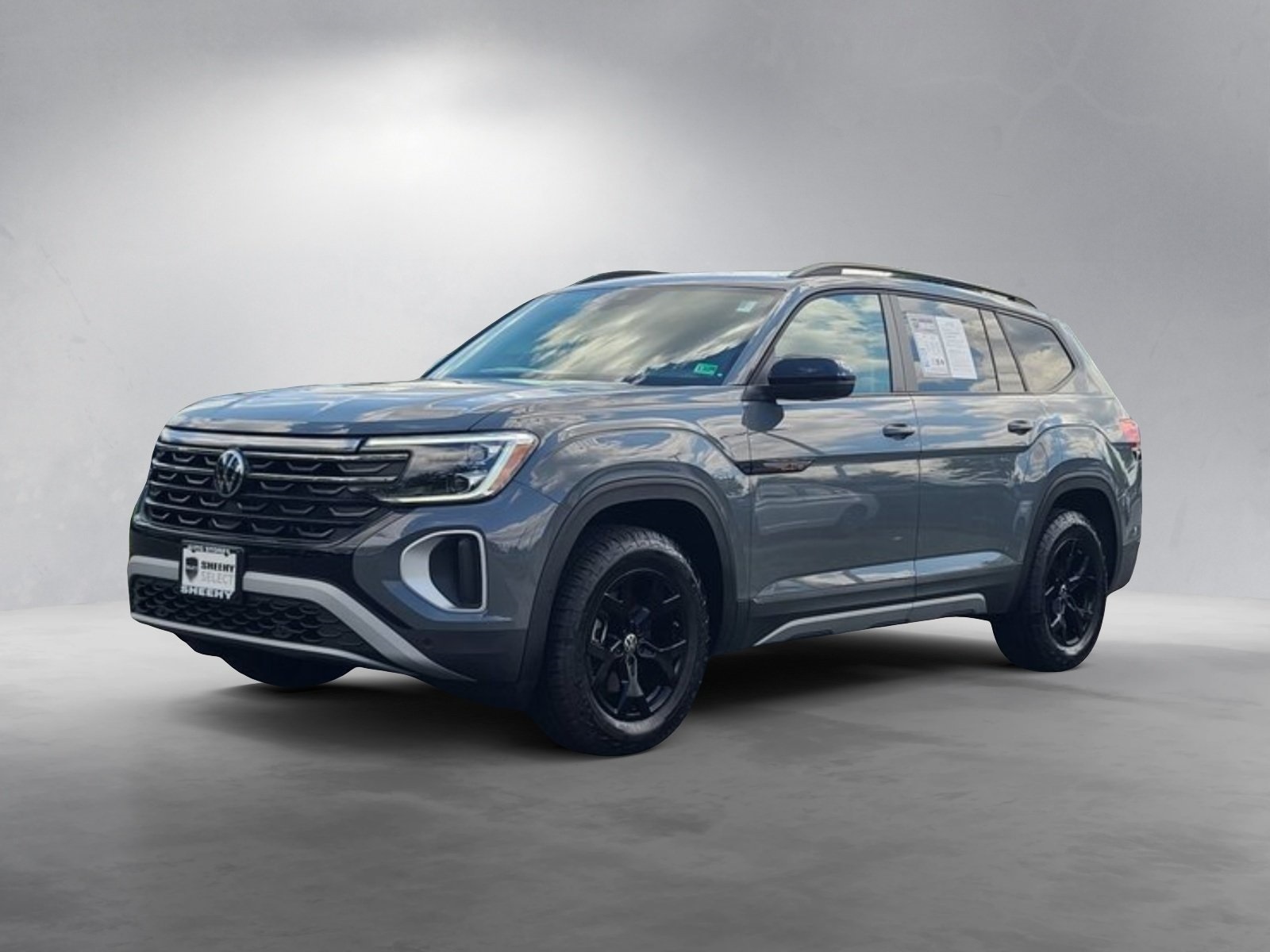 2025 Volkswagen Atlas Peak Edition photo 2
