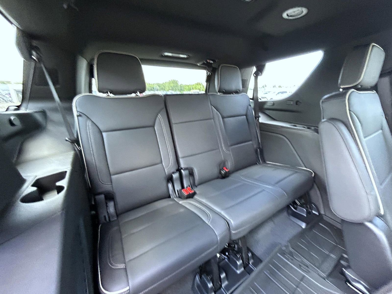 2025 Chevrolet Tahoe Premier photo 13