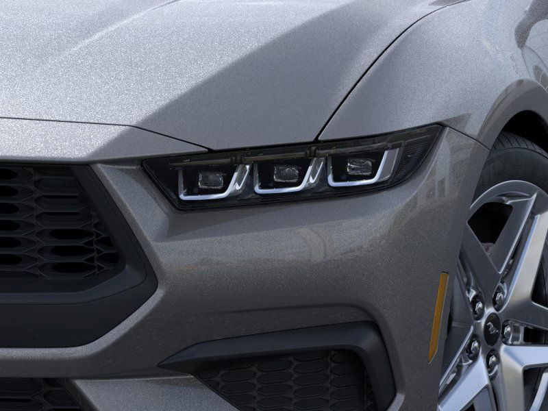 2025 Ford Mustang EcoBoost photo 18