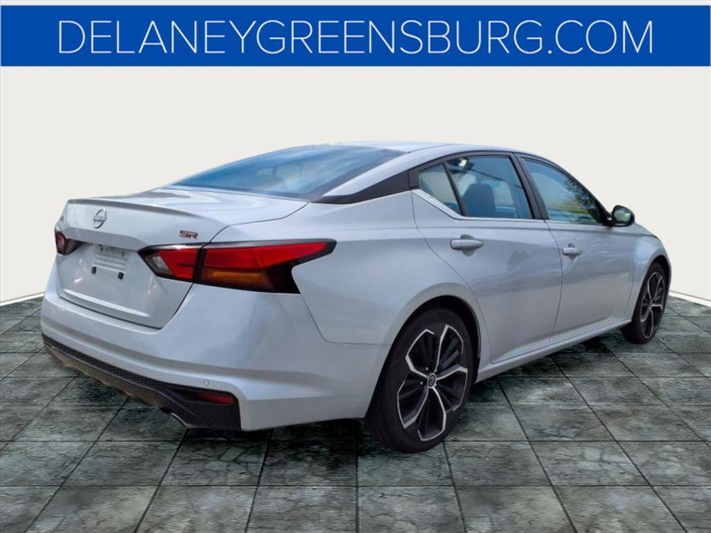 2023 Nissan Altima 2.5 SR photo 3