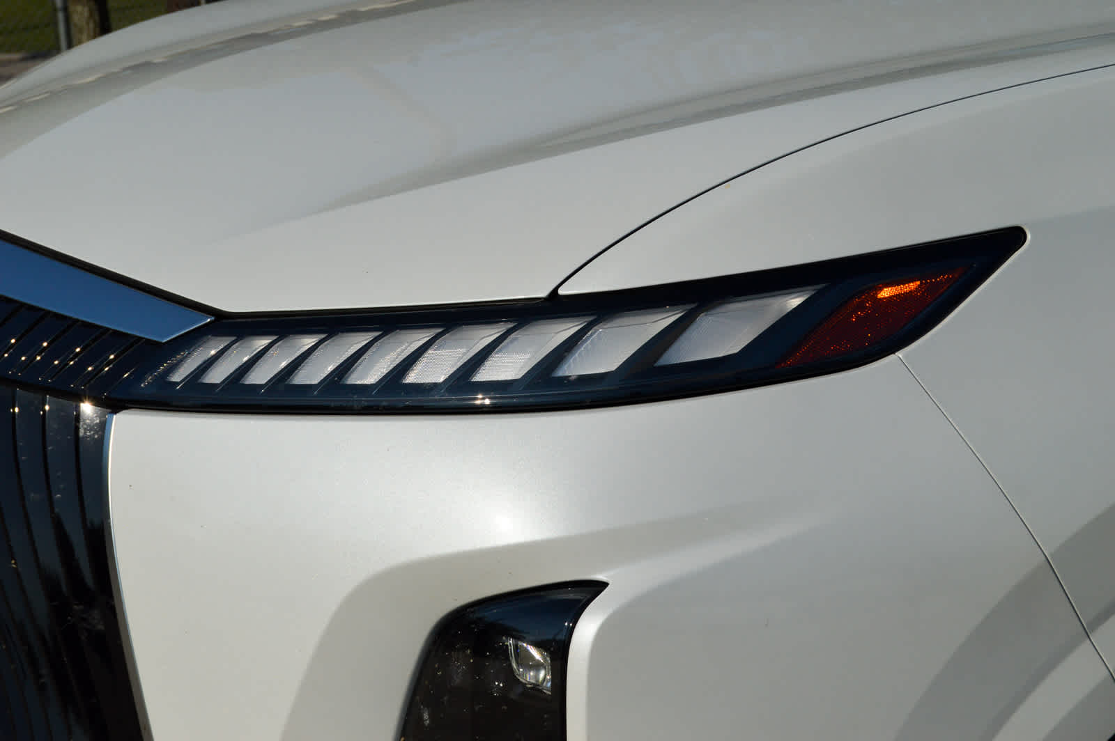 2025 INFINITI QX80 Sensory 4WD - Photo 9