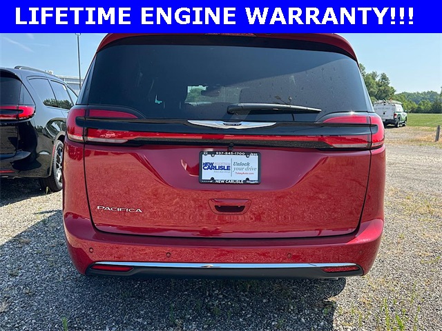 2026 Chrysler Pacifica photo 7