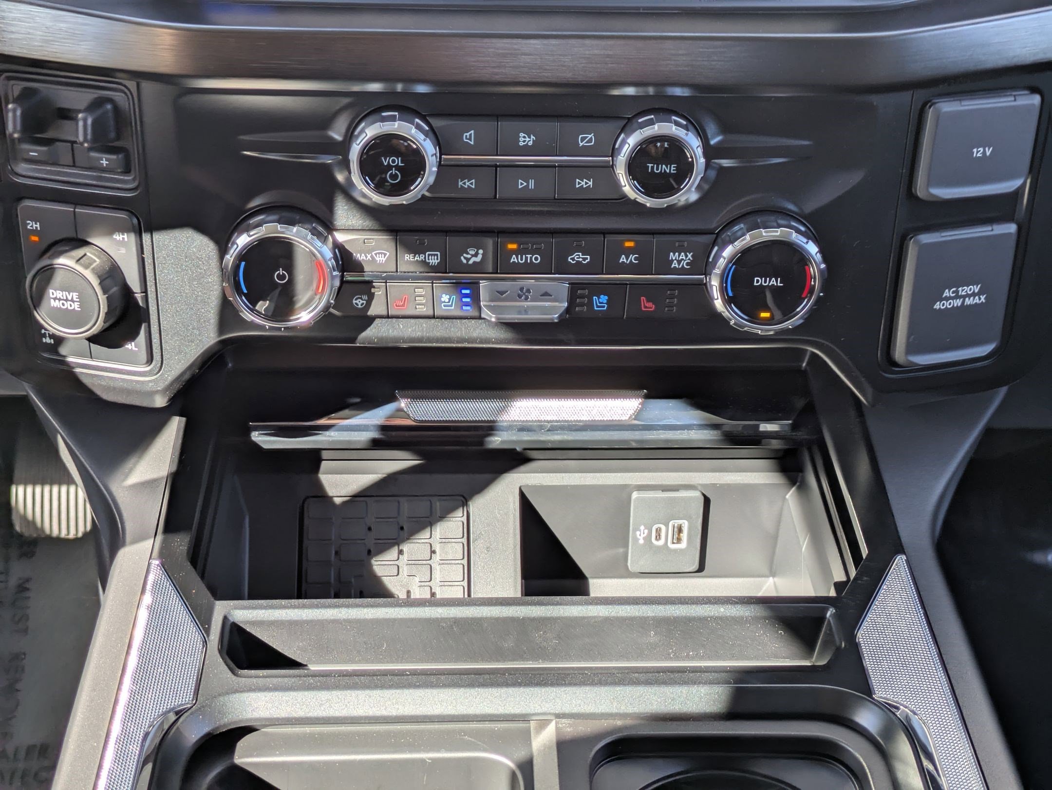 2023 Ford F-350 Lariat photo 19