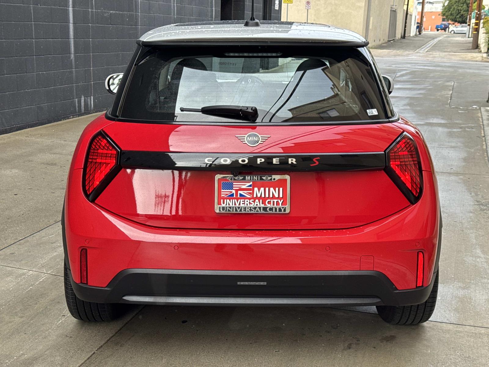 2025 Mini Cooper S Hardtop 2 Door Iconic photo 4