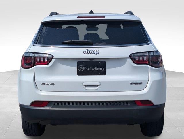 2024 Jeep Compass Latitude photo 4