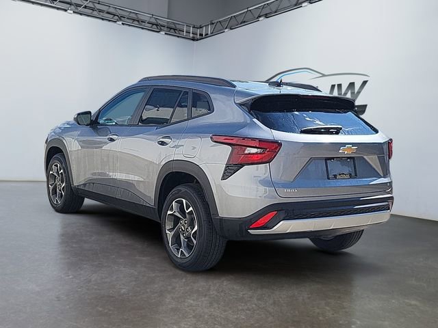 2025 Chevrolet Trax LT photo 5