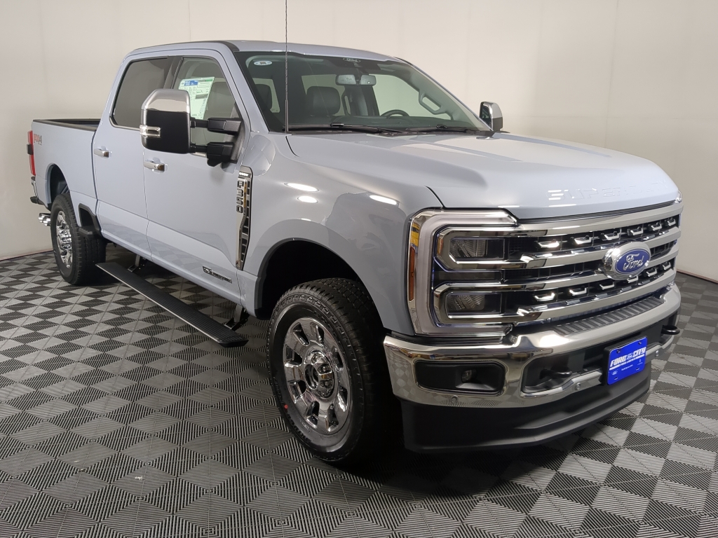 2025 Ford F-350 Lariat photo 2