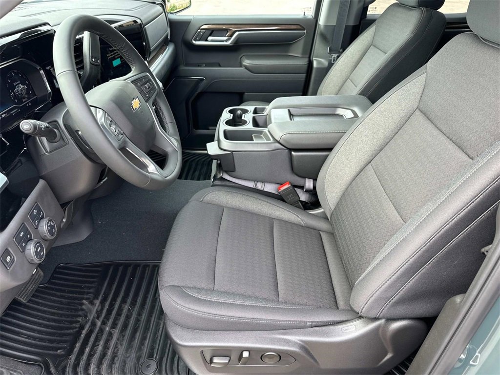 2025 Chevrolet Silverado 1500 LT photo 14