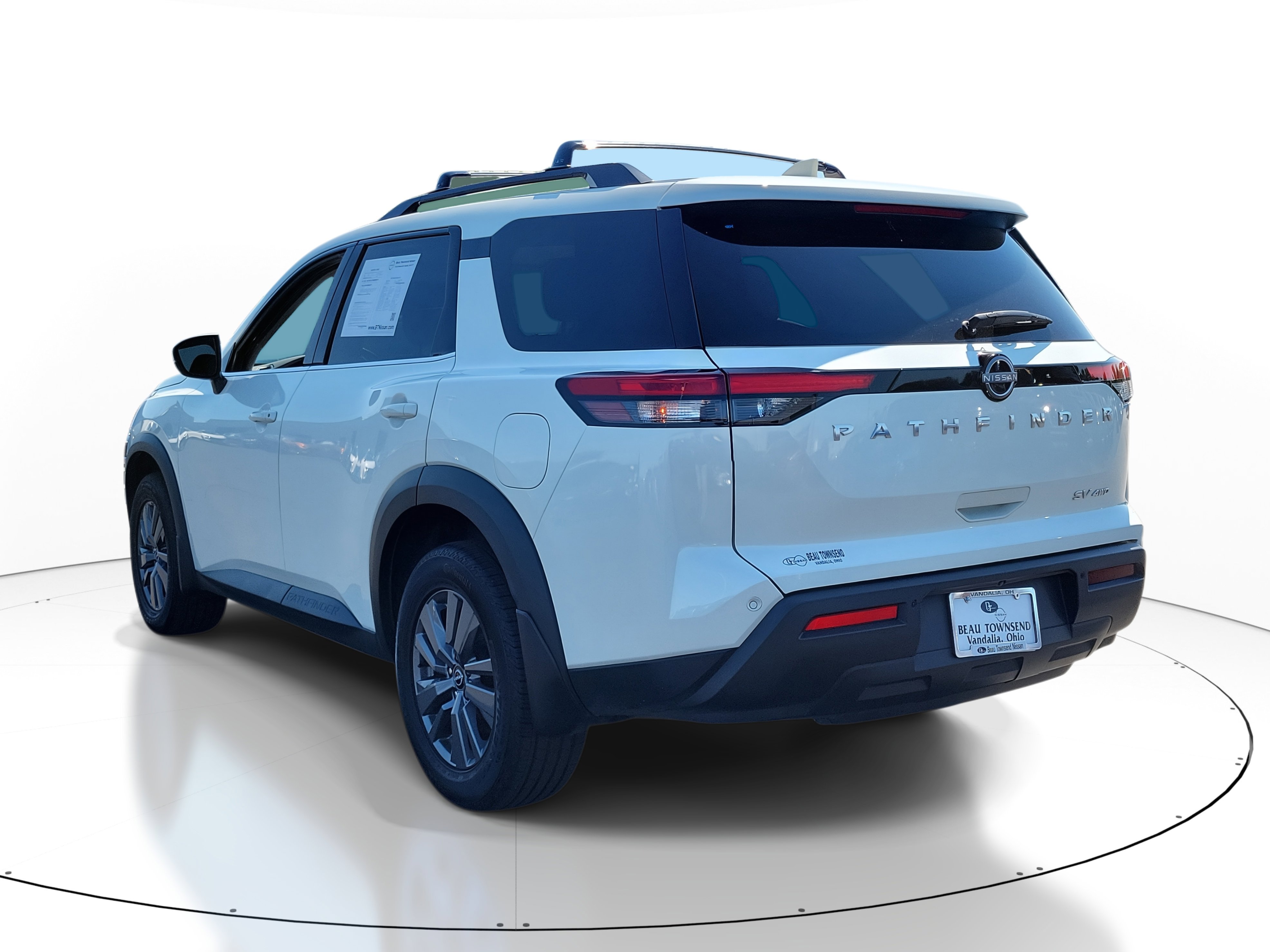 2022 Nissan Pathfinder SV photo 3