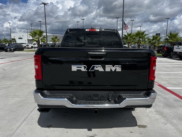2025 Ram 1500 Tradesman photo 3