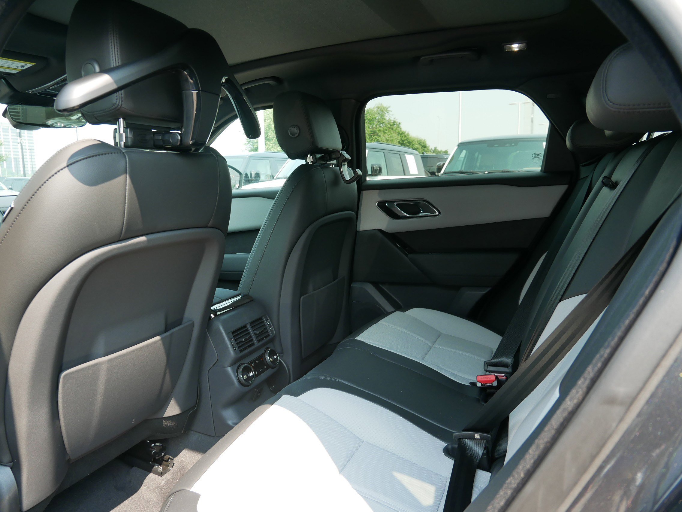 2026 Land Rover Range Rover Velar S photo 14
