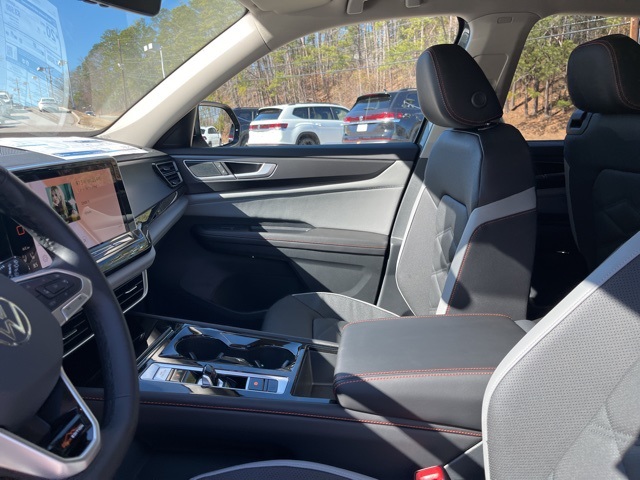 2025 Volkswagen Atlas Peak Edition SE photo 8