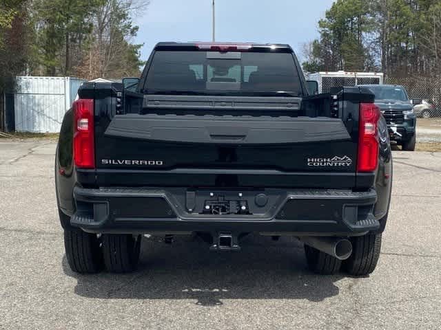 2025 Chevrolet Silverado 3500HD High Country photo 4