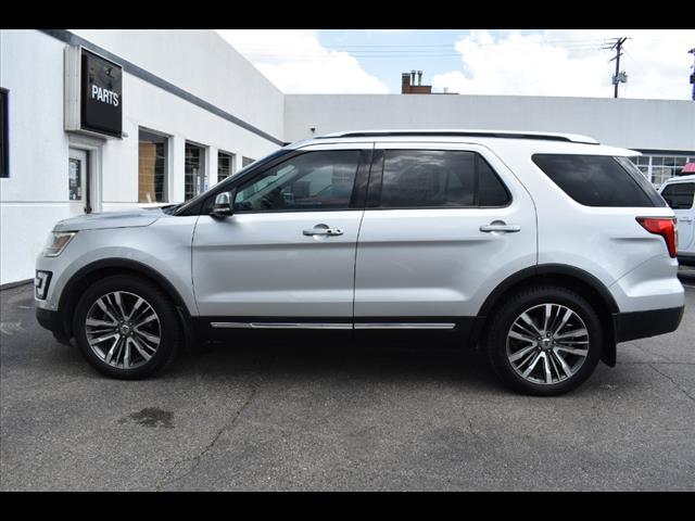 2017 Ford Explorer Platinum photo 10