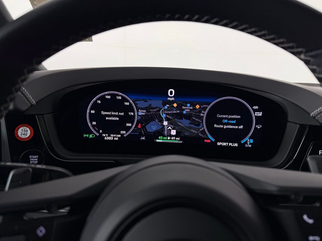 2024 Porsche Cayenne Turbo E-Hybrid Coupe photo 14