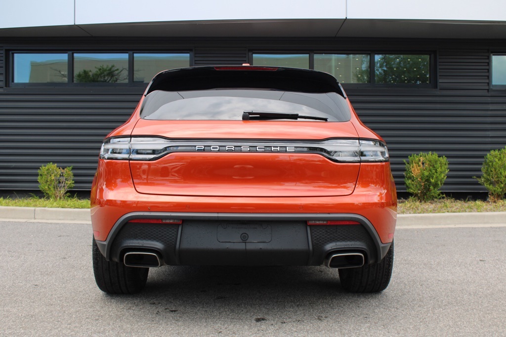 2024 Porsche Macan T photo 6