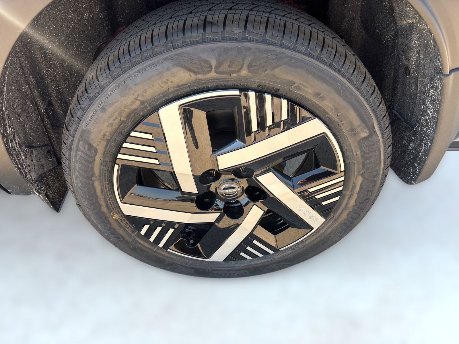2026 Nissan Kicks SV photo 11