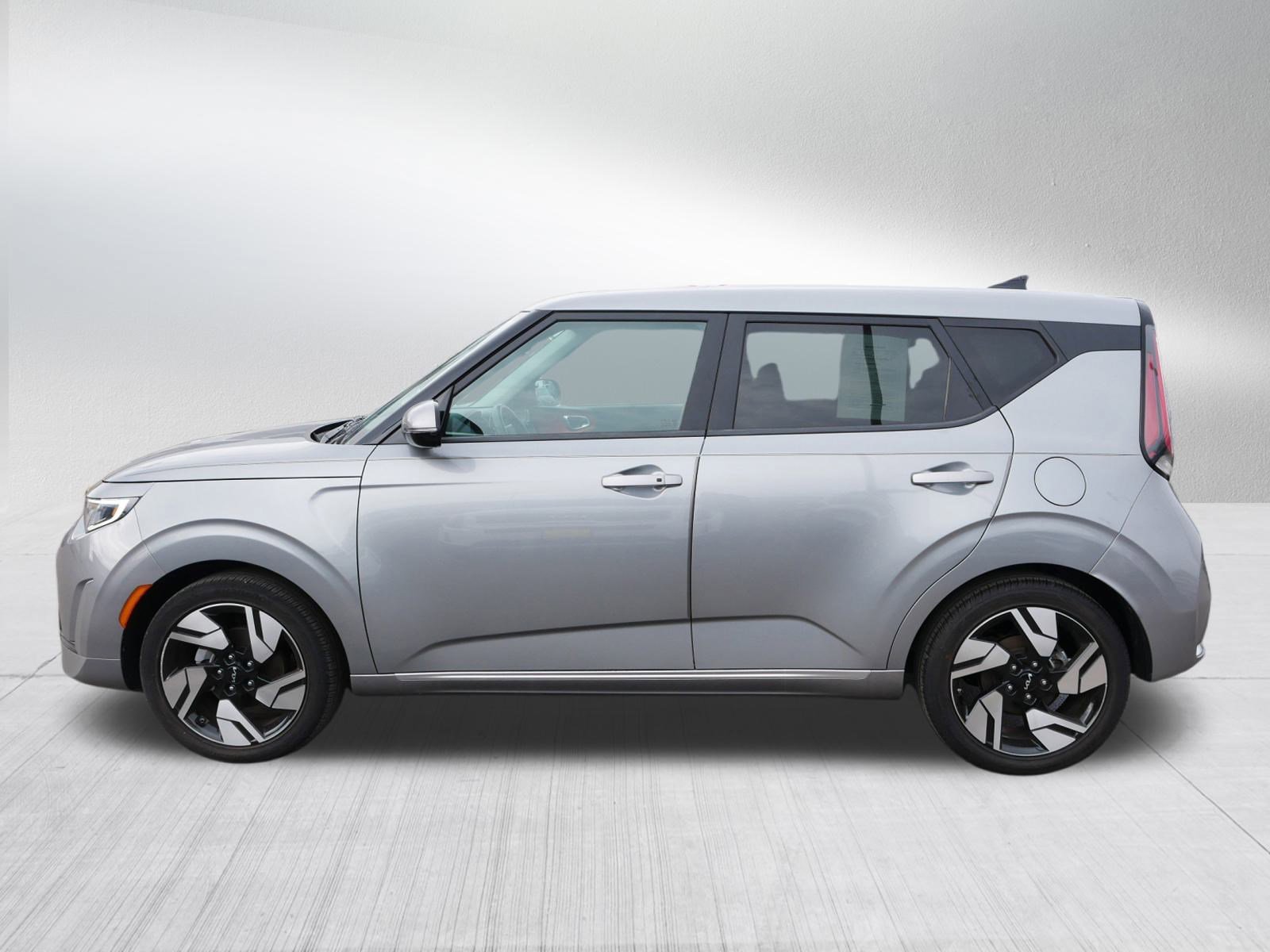2024 Kia Soul GT-Line photo 3