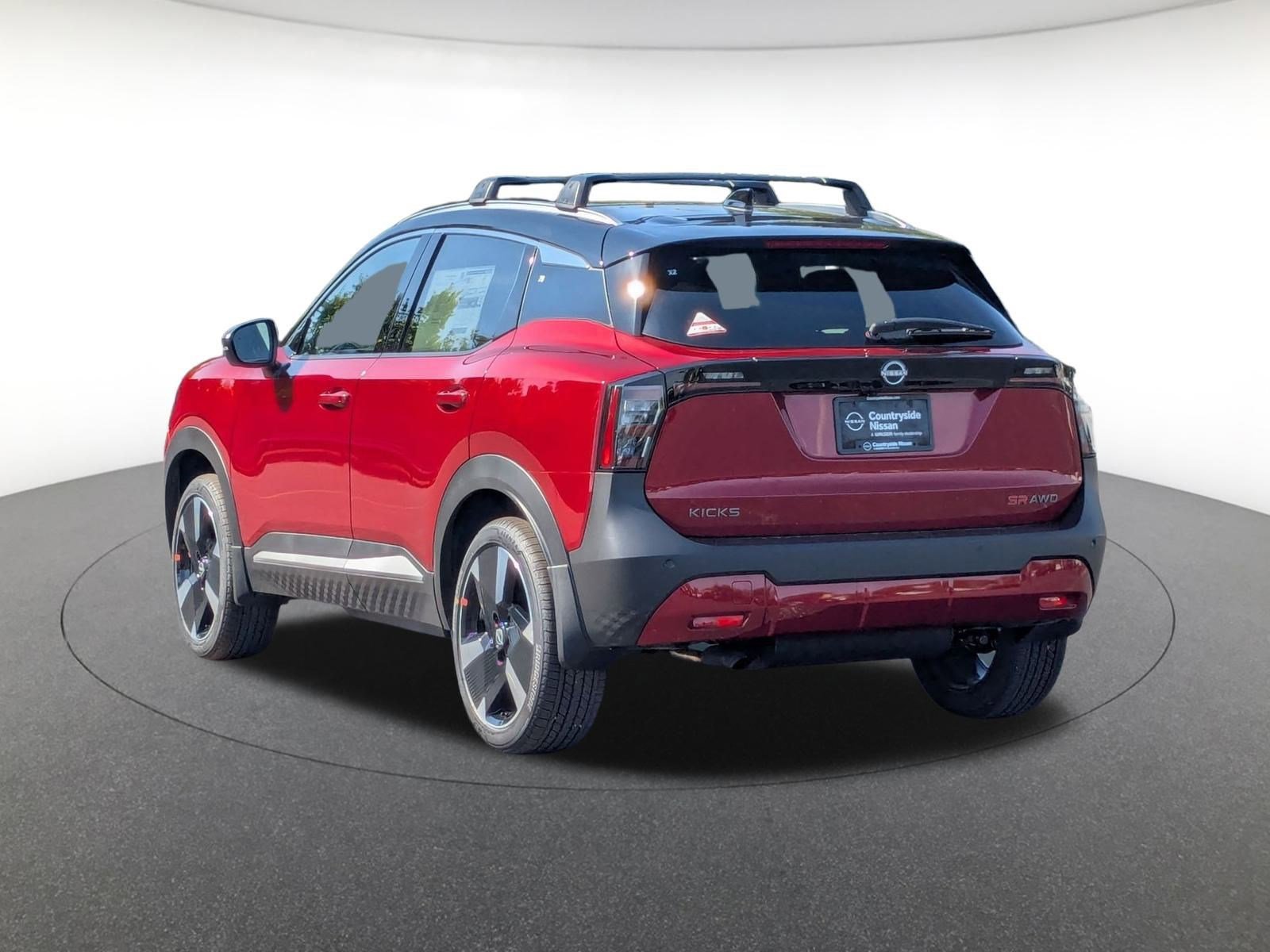 2026 Nissan Kicks SR photo 4