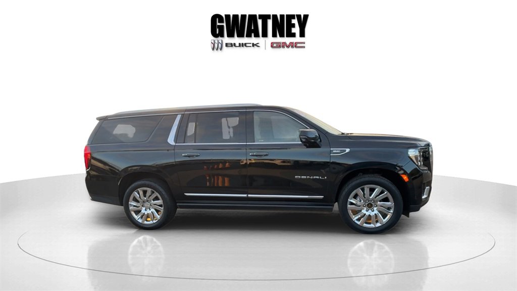 2021 GMC Yukon XL Denali's photo