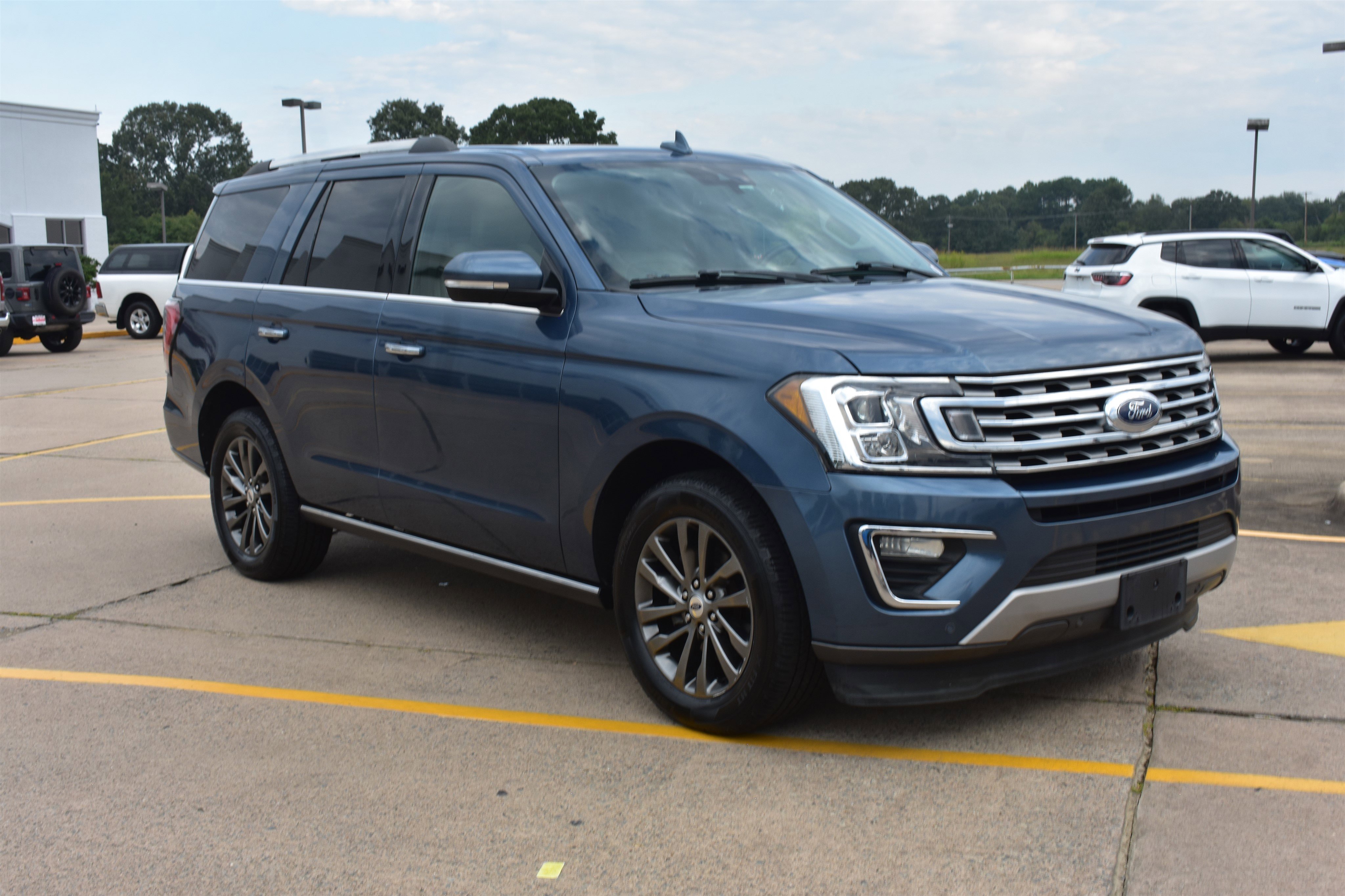 2020 Ford Expedition Limited photo 2