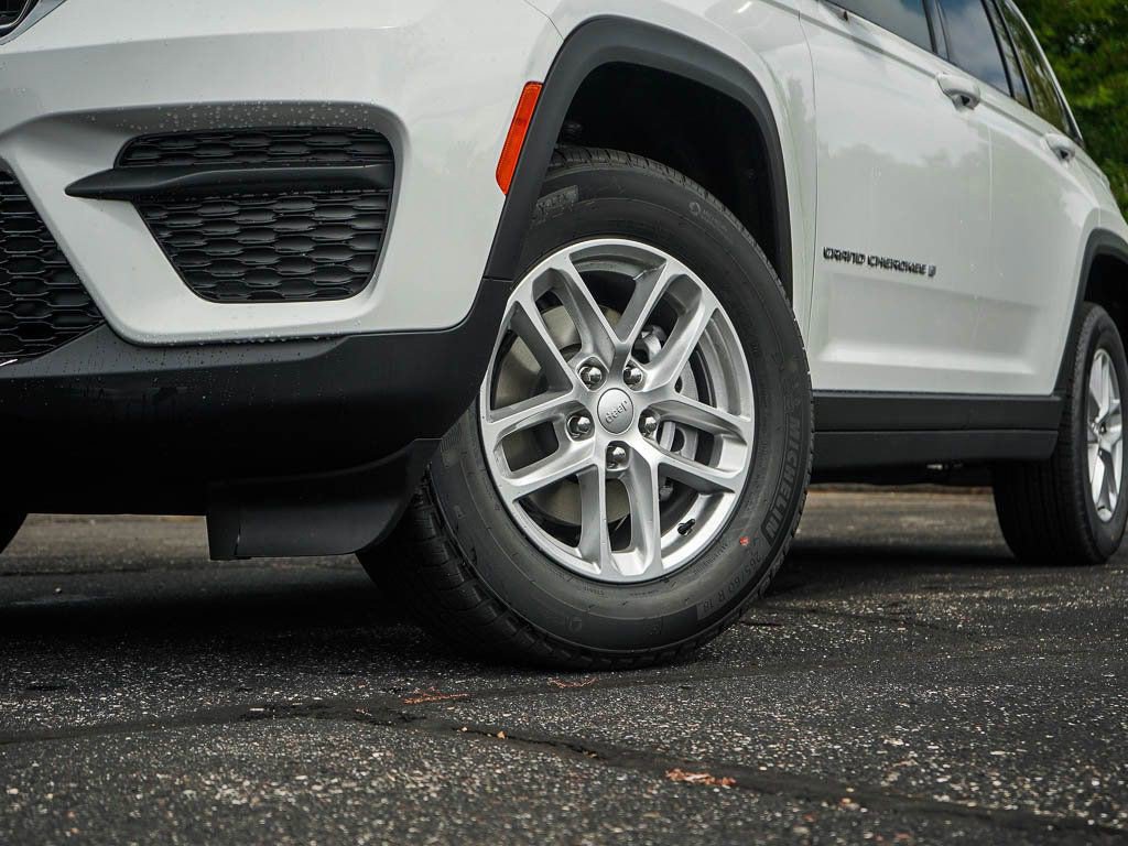 2025 Jeep Grand Cherokee Laredo X photo 5