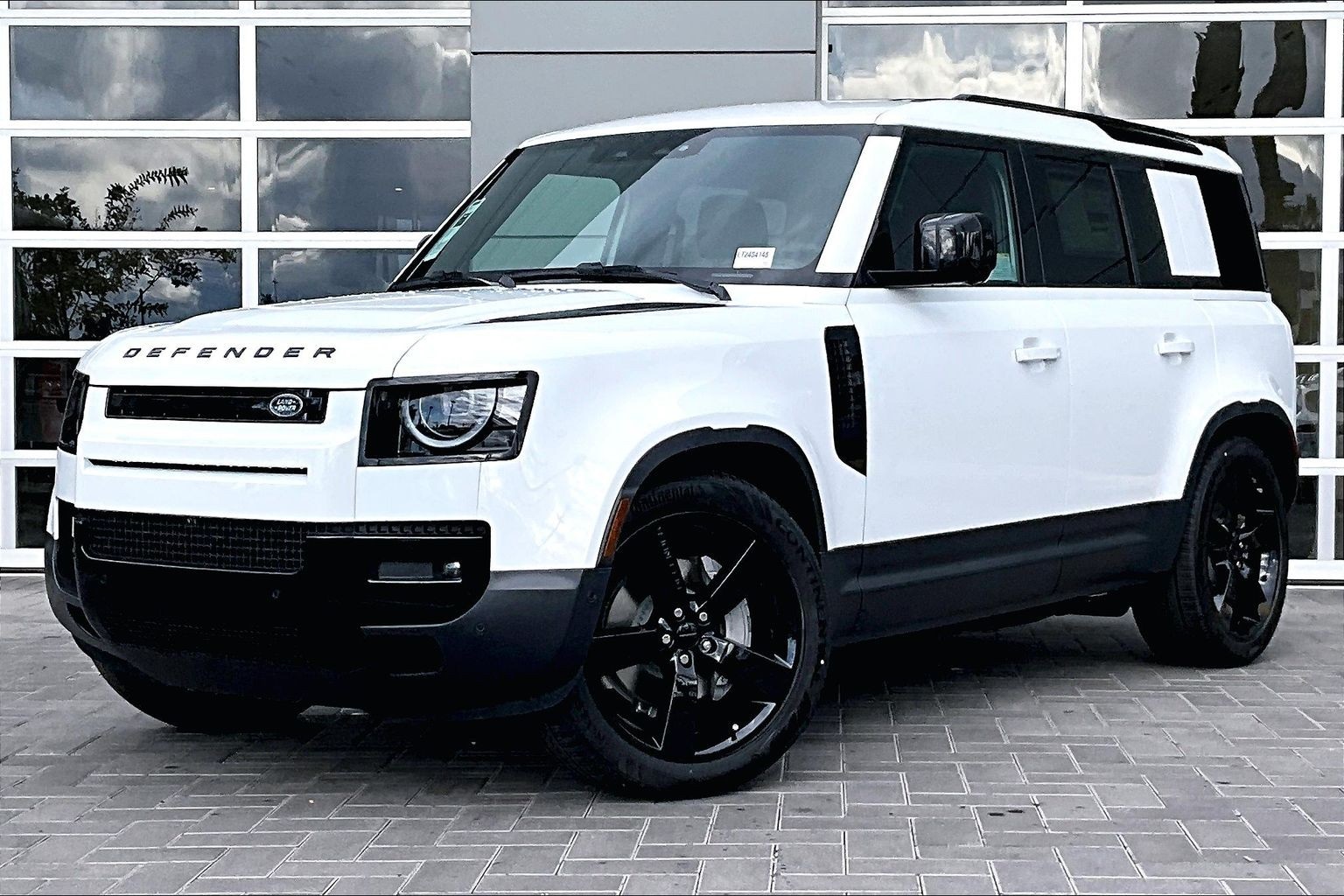 2026 Land Rover Defender S's photo