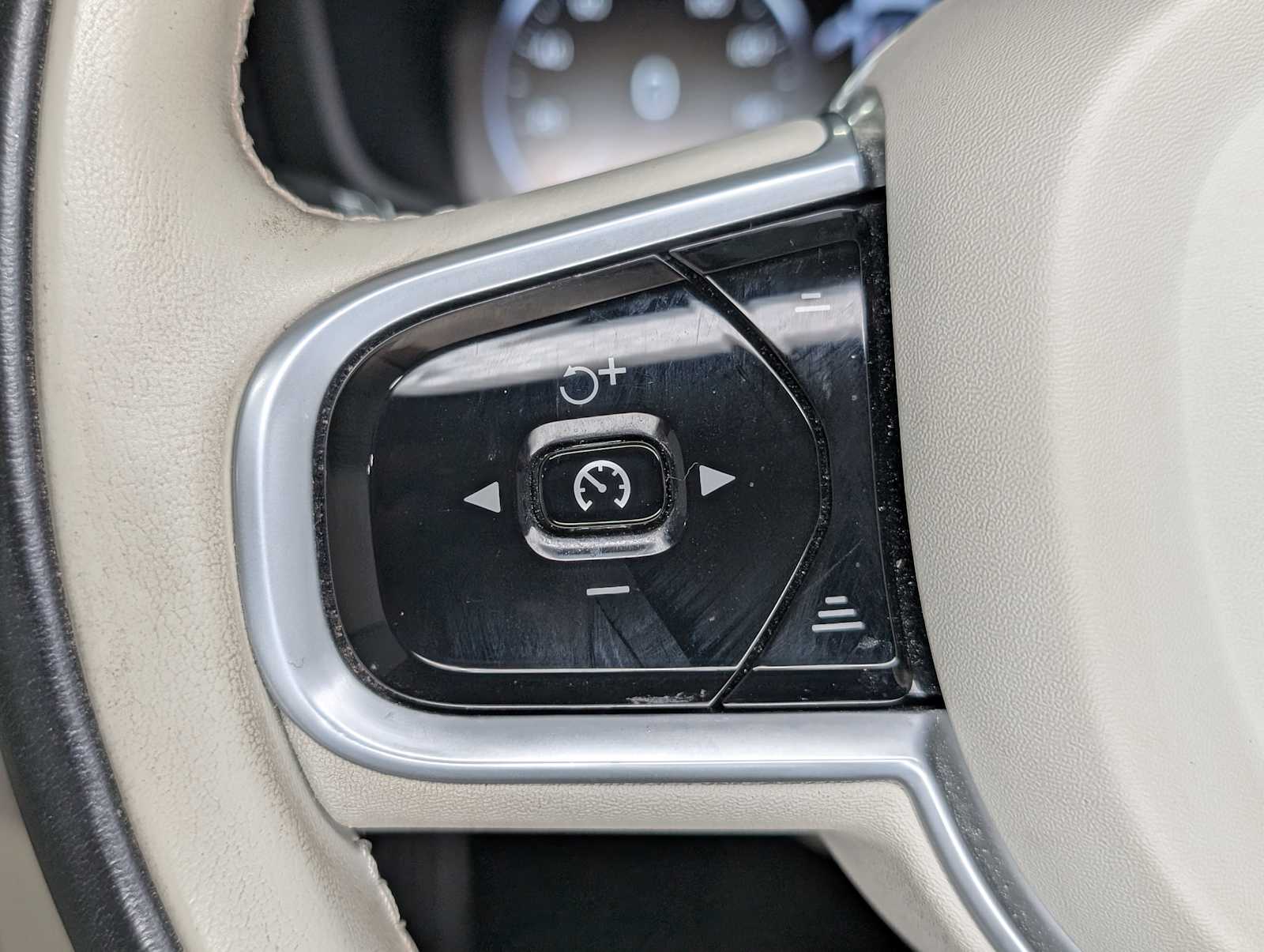 2020 Volvo V60 Cross Country photo 31