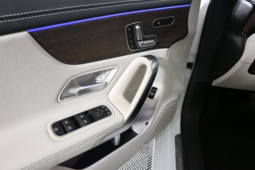 2022 Mercedes Benz CLA 250 4MATIC photo 8