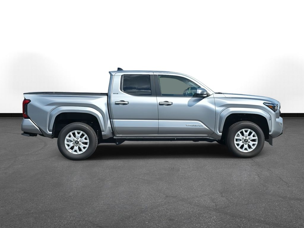 2025 Toyota Tacoma SR5 photo 4