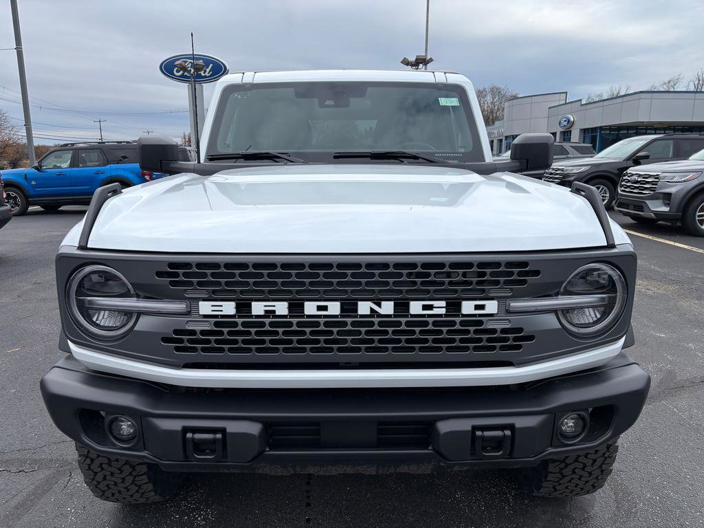 2025 Ford Bronco Badlands photo 2