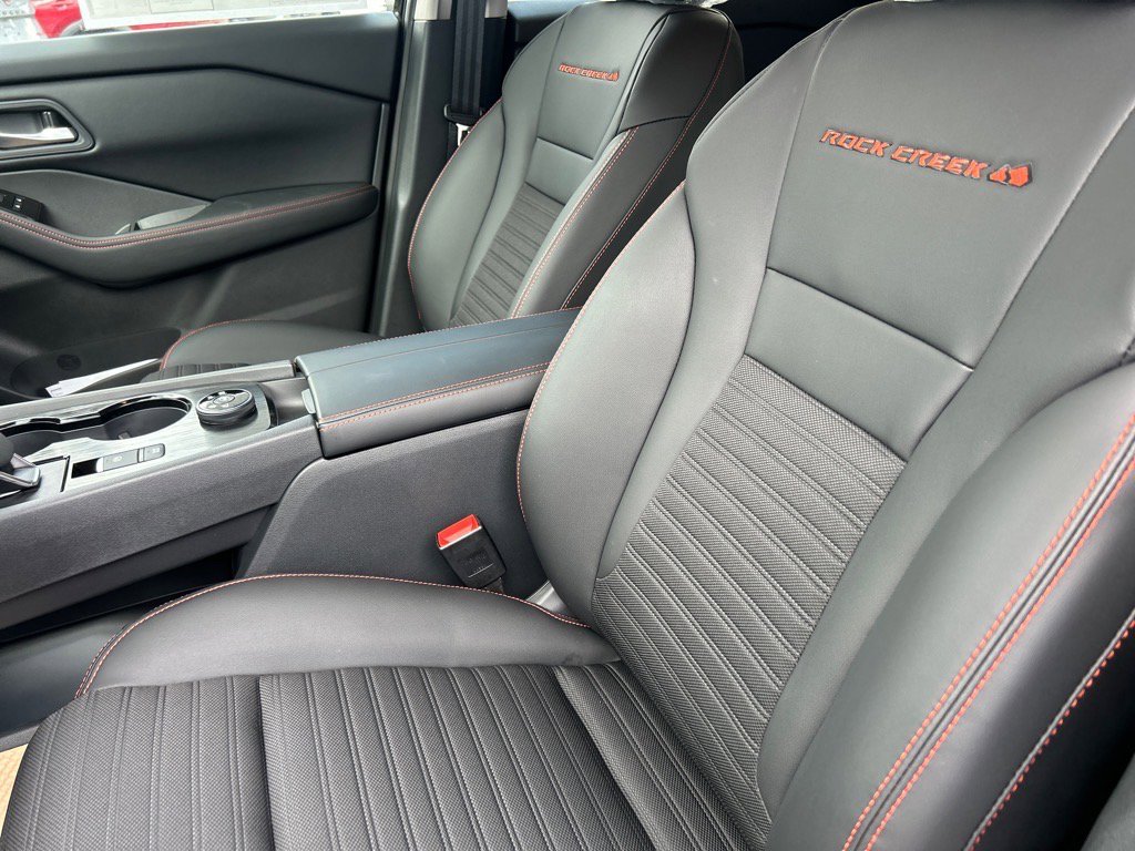 2026 Nissan Rogue SV photo 4