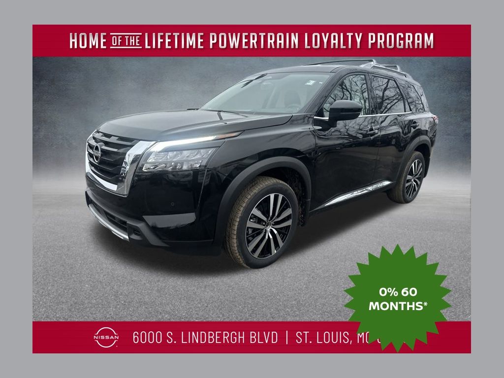 2025 Nissan Pathfinder Platinum's photo