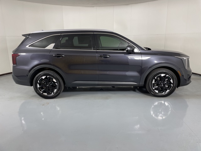 2025 Kia Sorento S photo 9