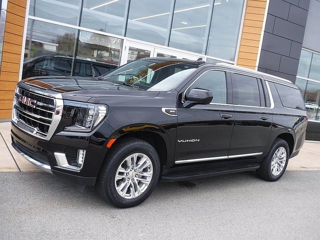 2024 GMC Yukon XL SLT's photo