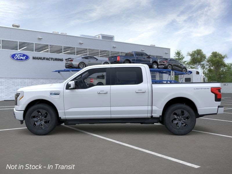 2025 Ford F-150 Lightning Lariat photo 4