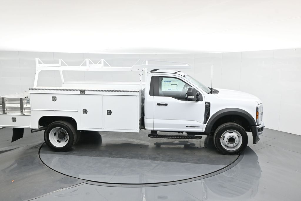 2025 Ford F-450 photo 40