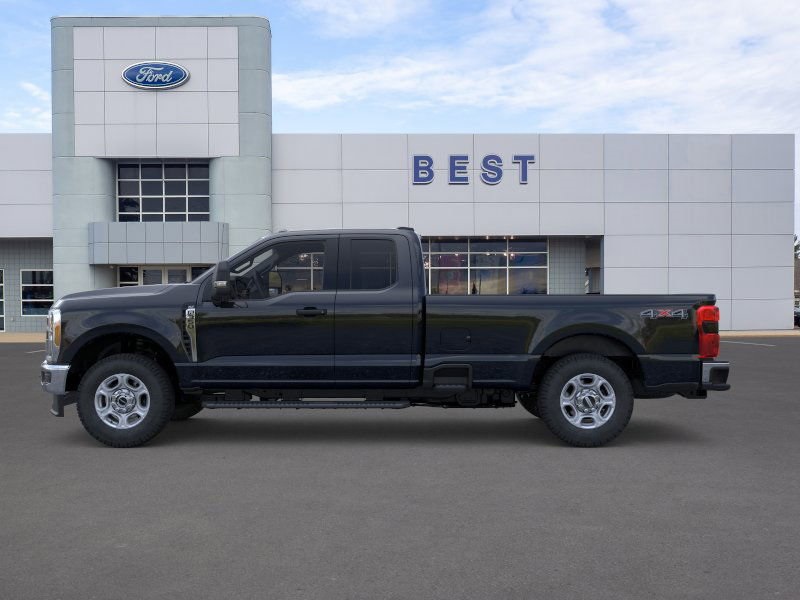 2026 Ford F-350 XLT photo 3