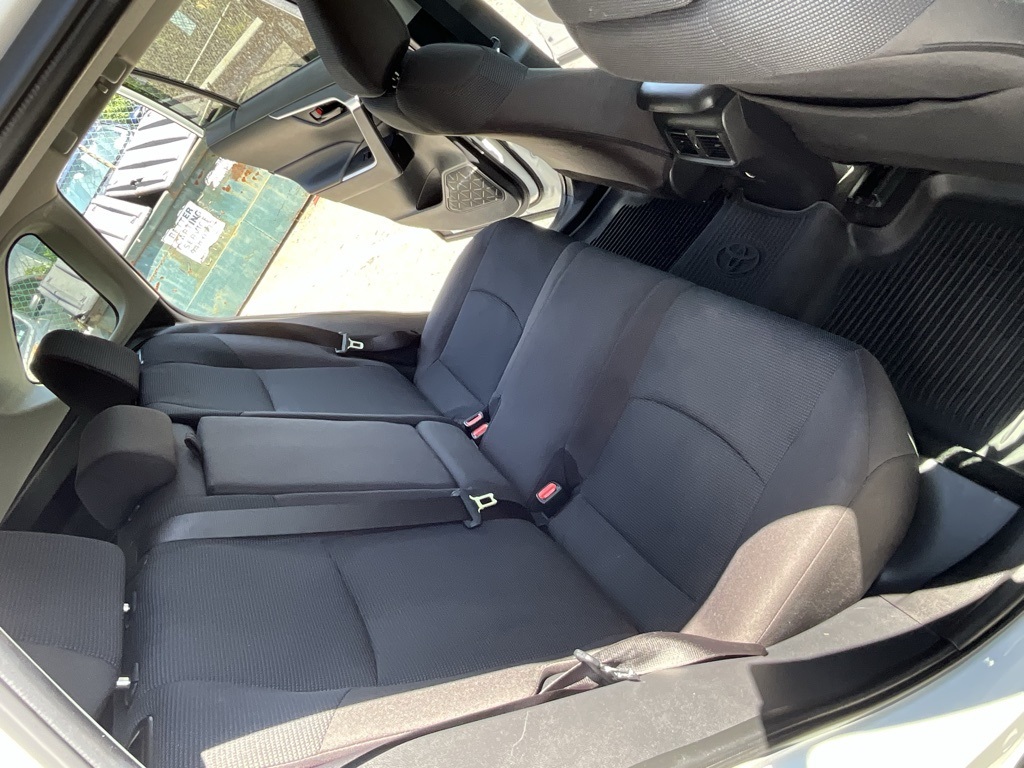 2022 Toyota RAV4 LE photo 26
